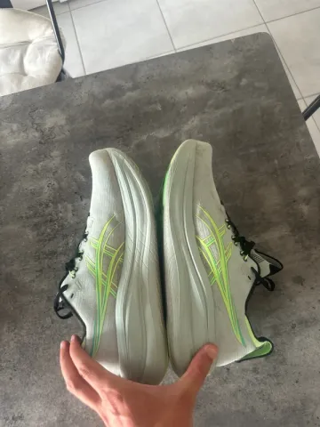 Used Asics Nimbus 28 bike — image 7 of 8