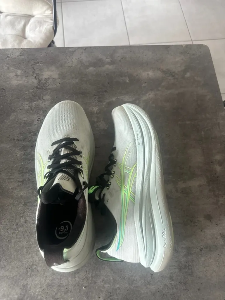 Used Asics Nimbus 28 bike — image 2 of 8