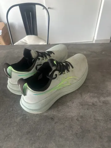 Used Asics Nimbus 28 bike — image 1 of 8