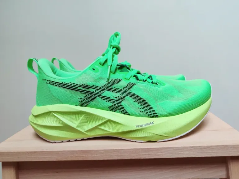 Brugt Asics Novablast 5 bike — billede 3 af 12