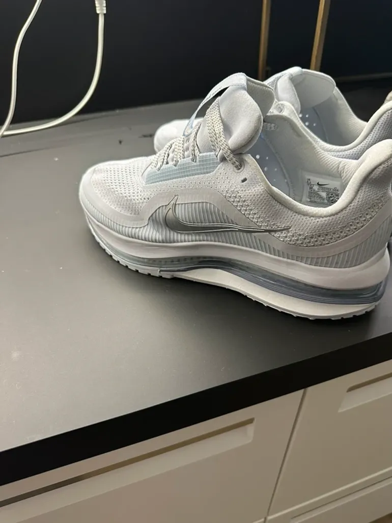 Used Pegasus Nike Premium bike — image 4 of 4