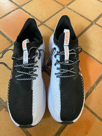 Hoka One One Carbone bike usato — immagine 1 di 7
