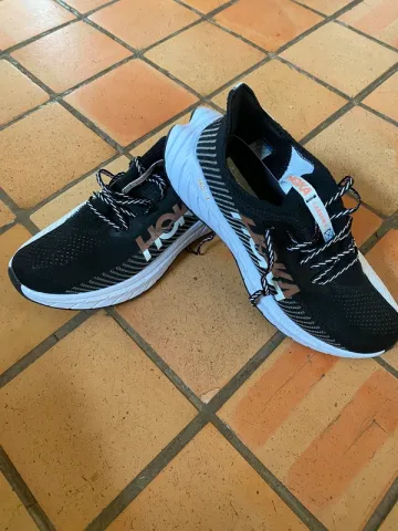 Hoka One One Carbone bike usato — immagine 4 di 7