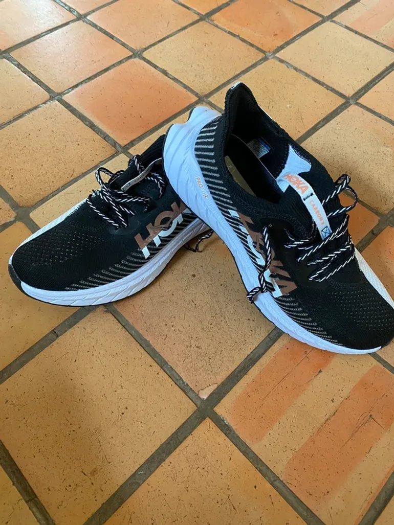 Hoka One One Carbone bike usato — immagine 4 di 7