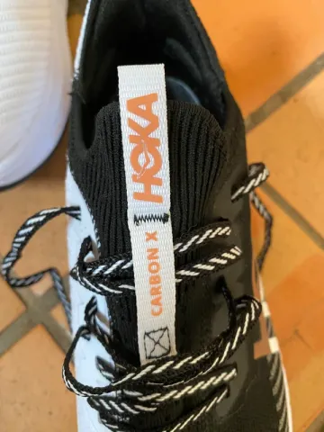 Hoka One One Carbone bike usato — immagine 2 di 7