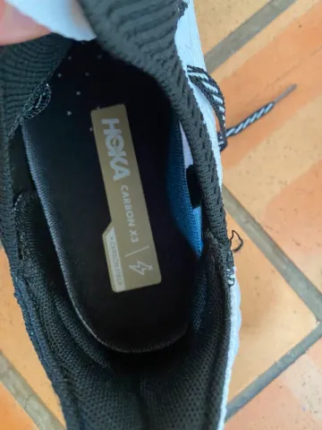 Hoka One One Carbone bike usato — immagine 6 di 7