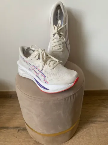 Brugt Asics Novablast 4 bike — billede 2 af 2