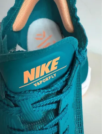 Saucony Vaporfly 2 bike usato — immagine 4 di 10