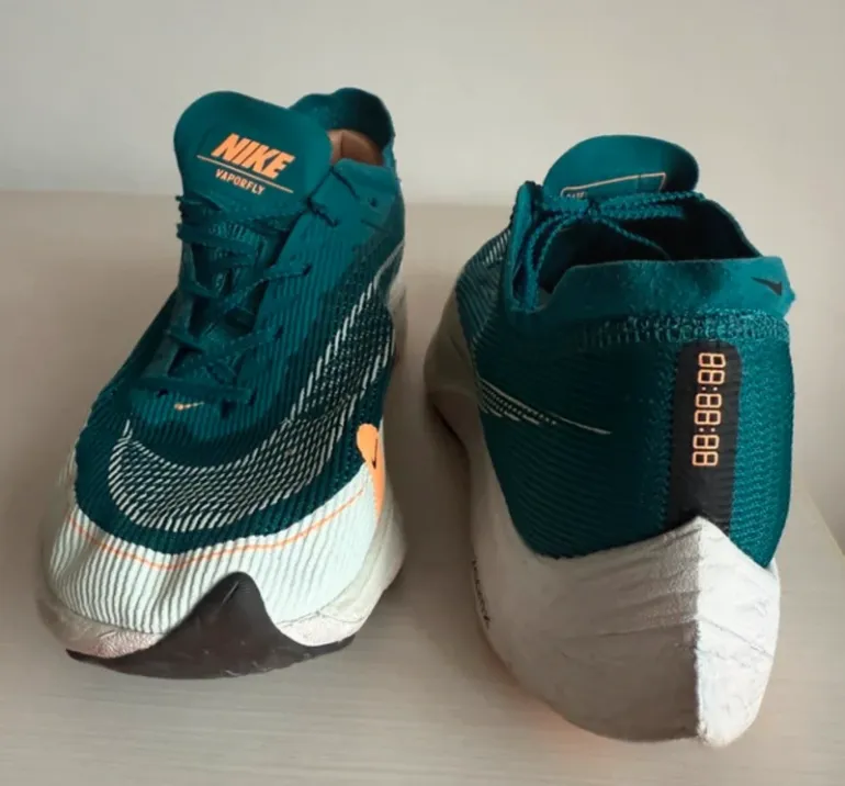 Saucony Vaporfly 2 bike usato — immagine 2 di 10