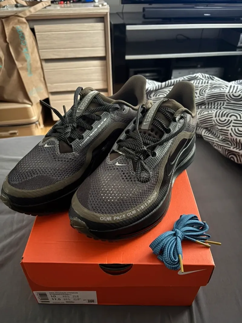 Tweedehands Pegasus Premium Running Shoes