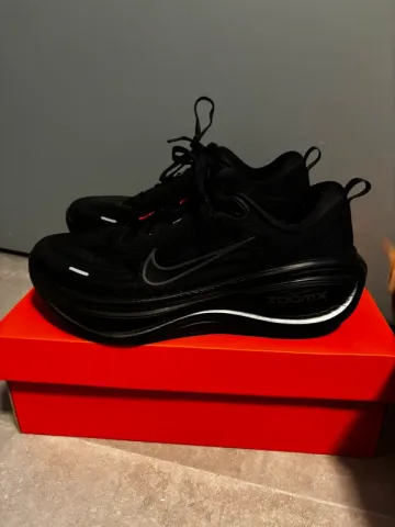 Used Nike Vomero Plus bike — image 1 of 3