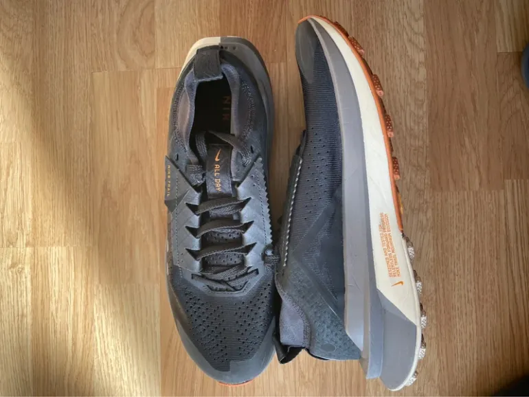 Used Nike ZoomX Zegama Trail 2 bike — image 8 of 9