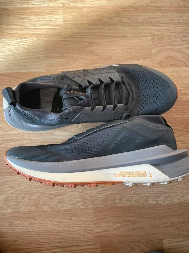 Used Nike ZoomX Zegama Trail 2 bike — image 7 of 9
