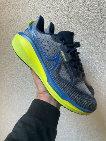 Tweedehands Nike Vomero 17 bike — afbeelding 1 van 8