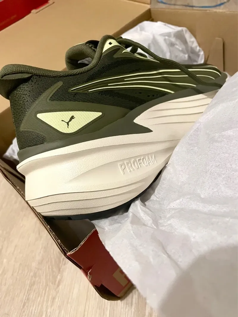 Puma Maxima-Pro Running Shoes usato