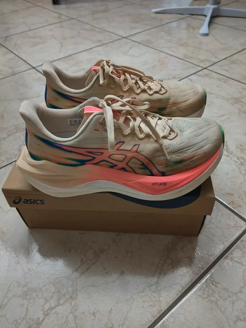 Used Asics Superblast 3 Running Shoes