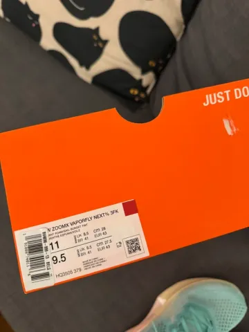 Used 100% ZoomX Vaporfly Next% 3 bike — image 3 of 8