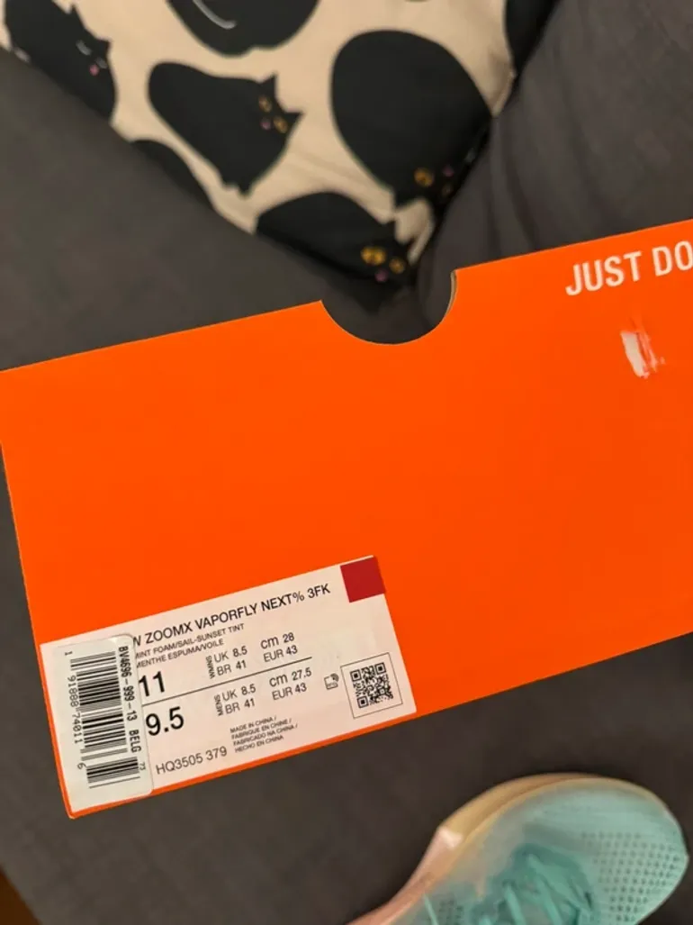 Used 100% ZoomX Vaporfly Next% 3 bike — image 3 of 8