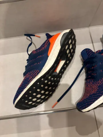 Adidas Ultraboost bike usato — immagine 4 di 8