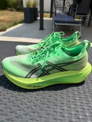 Asics Megablast bike usato — immagine 1 di 8