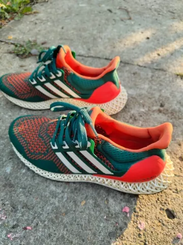 Używany Adidas Ultra 4D Miami Hurricanes bike — zdjęcie 3 z 4