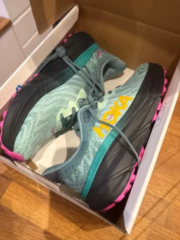 Hoka Running Shoes bike usato — immagine 1 di 4