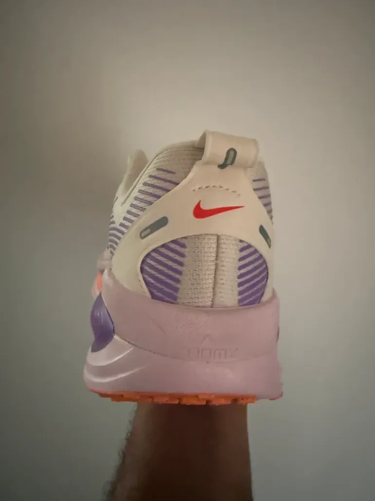Tweedehands Nike Vomero 18 bike — afbeelding 2 van 7