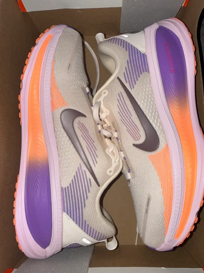 Brugt Nike Vomero 18 Running Shoes