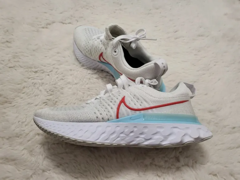 Używany White React Infinity Run Flyknit 2 bike — zdjęcie 2 z 4