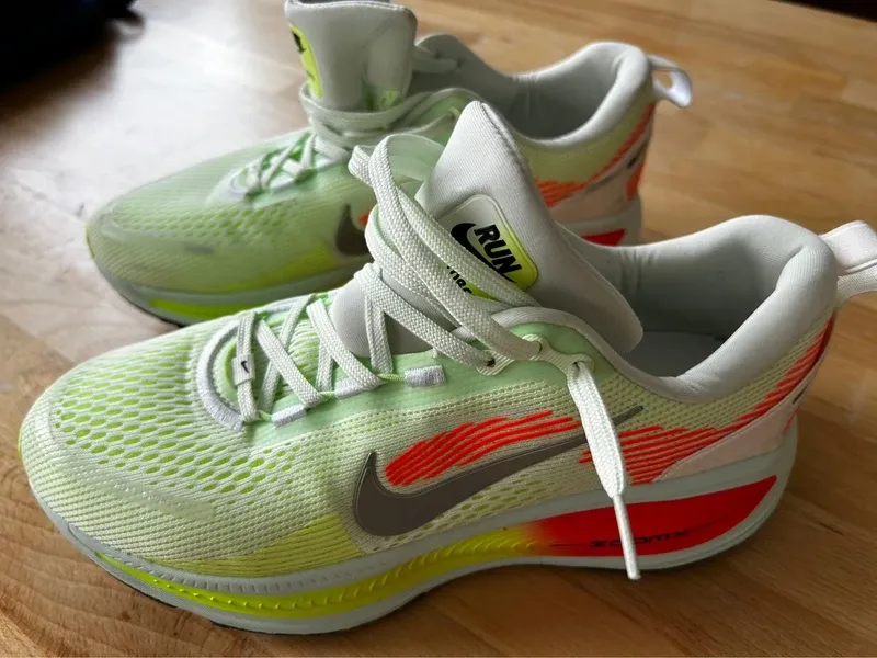 Gebrauchtes Nike Vomero 18 Running Shoes