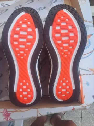 Used Nike Vomero Plus Run bike — image 10 of 11