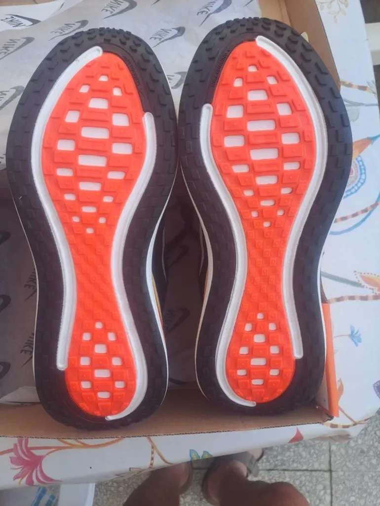 Used Nike Vomero Plus Run bike — image 10 of 11