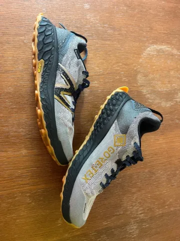 New Balance Fresh Foam bike usato — immagine 3 di 3