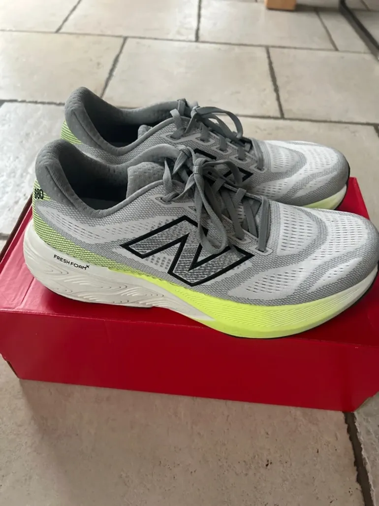 Used New Balance M8801ZT bike — image 2 of 5