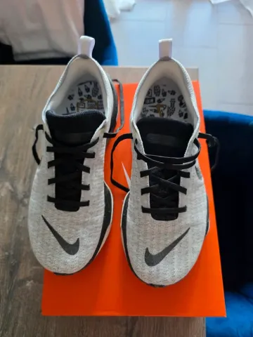 Used Nike ZoomX Invincible Run 3 bike — image 1 of 10