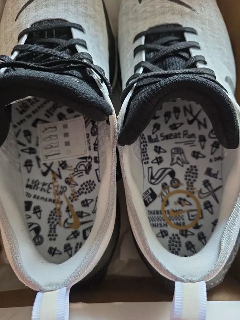 Used Nike ZoomX Invincible Run 3 bike — image 9 of 10