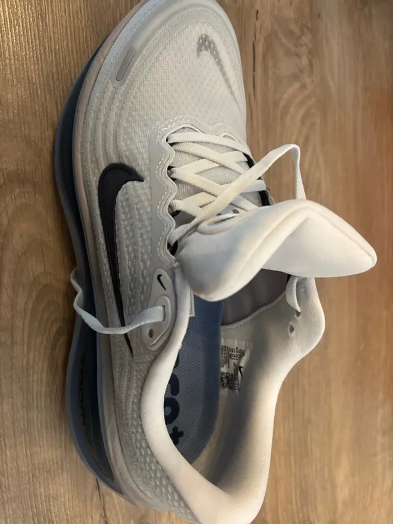Used Nike Vomero Plus bike — image 6 of 6