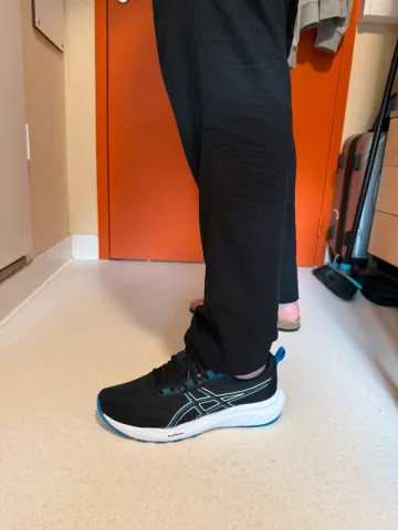 Asics Running Shoes bike usato — immagine 7 di 8