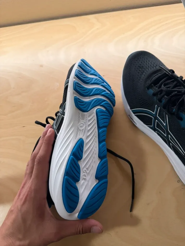 Asics Running Shoes bike usato — immagine 4 di 8