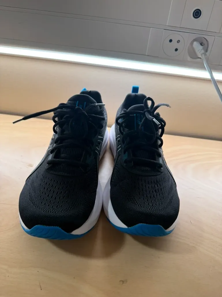 Asics Running Shoes bike usato — immagine 5 di 8
