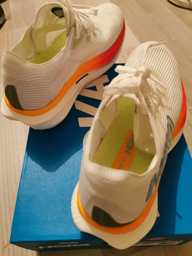 Hoka Cielo X1 bike usato — immagine 4 di 4