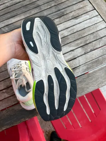 Used New Balance Running Shoes bike — image 4 of 10