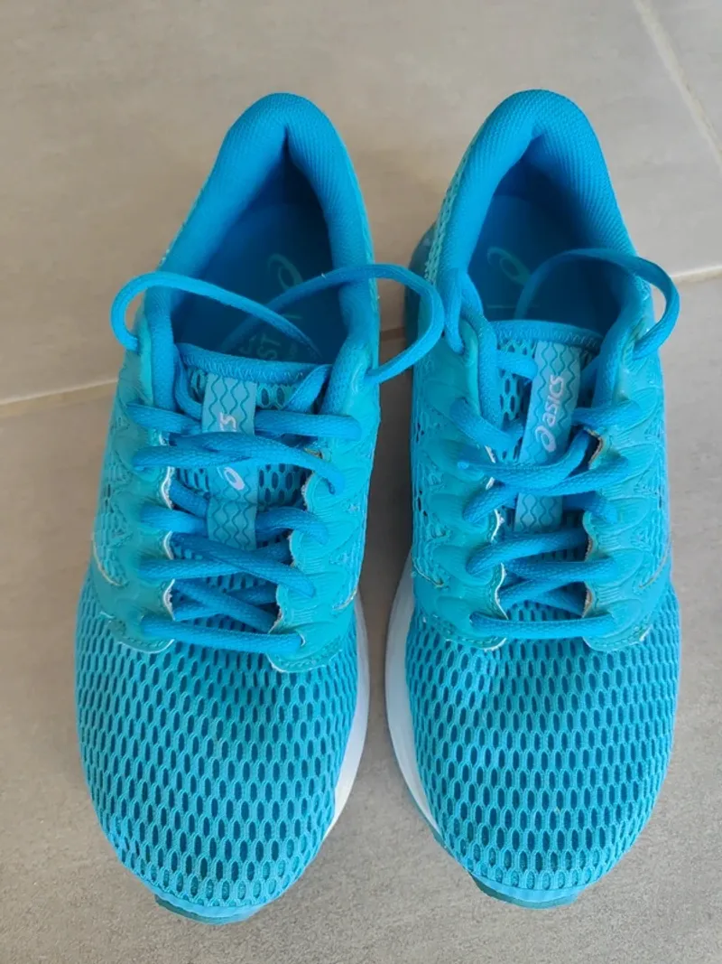 Käytetty Reebok Road Hawk FF2 Running Shoes