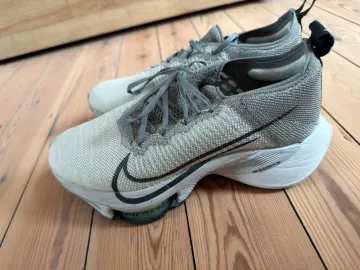 Used Nike Air Zoom Tempo NEXT% bike — image 1 of 5