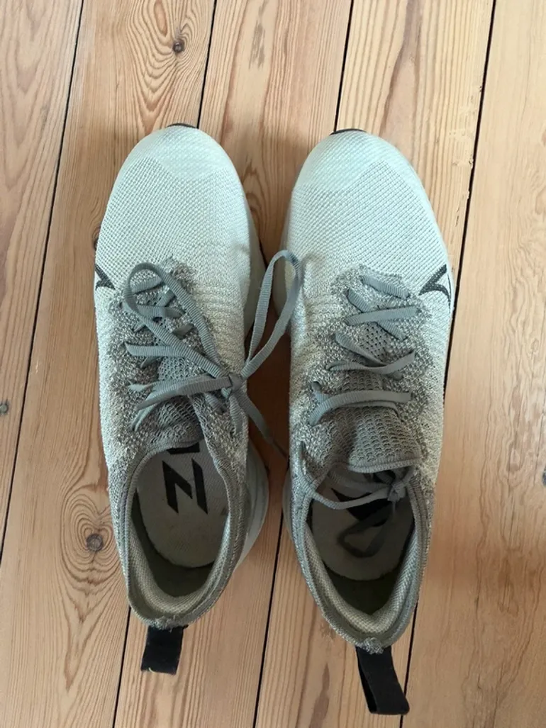 Used Nike Air Zoom Tempo NEXT% bike — image 4 of 5