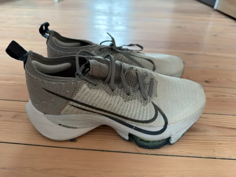 Used Nike Air Zoom Tempo NEXT% bike — image 3 of 5