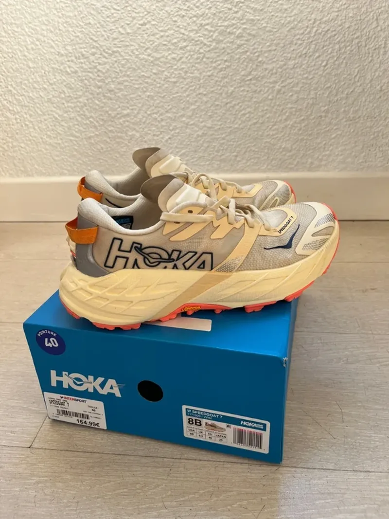 Käytetty Hoka Speedgoat 7 Running Shoes