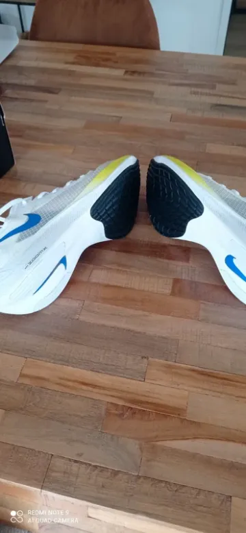Used Nike Zoomx Vaporfly Next % bike — image 4 of 8