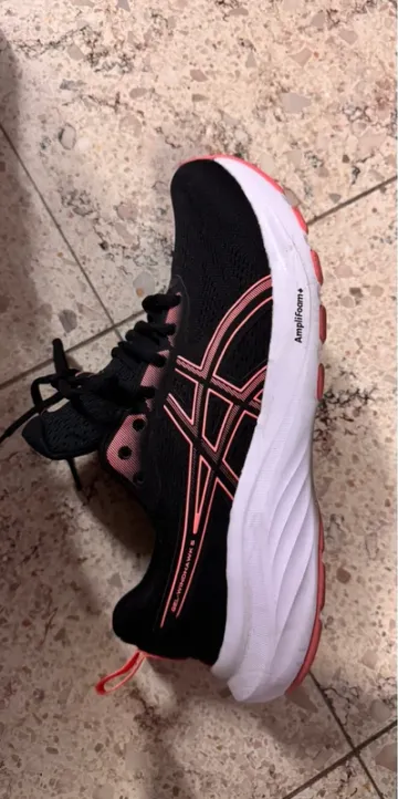 Used Asics Running Shoes bike — image 2 of 4