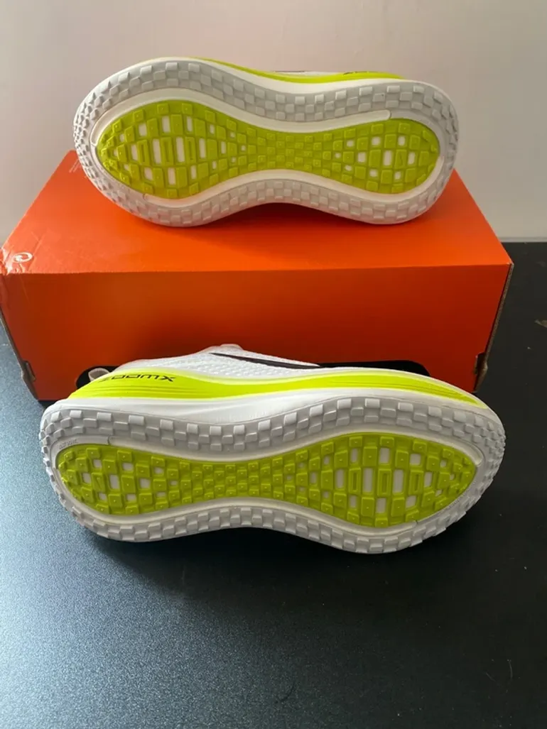 Used Nike Vomero Plus bike — image 3 of 8